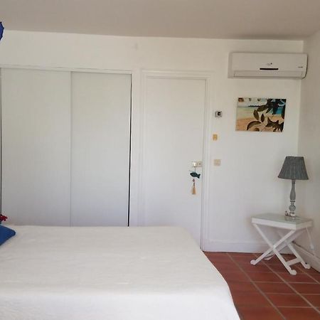 Appartement Rez-De-Chaussee De Villa A 1 Minute De La Plage Saint-Francois  Exterior photo
