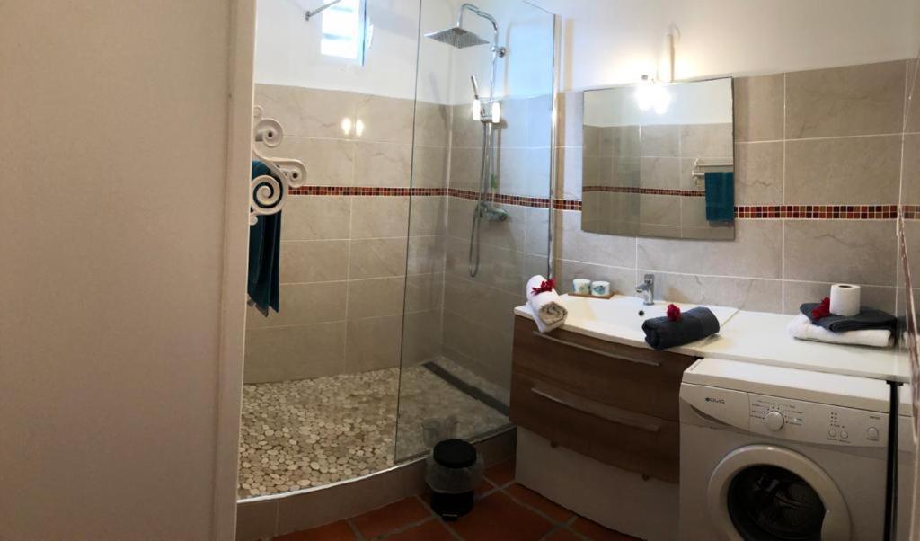 Appartement Rez-De-Chaussee De Villa A 1 Minute De La Plage Saint-Francois  Exterior photo
